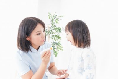 子どもの歯科検診の頻度はどのくらい?年齢別の目安や費用、内容をわかりやすく解説のアイキャッチ画像